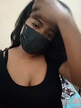 Snapshot of HAANNIAA chatting on 12-15-25, 12:33 HAANNIAA online show from 12-15-25, 12:33