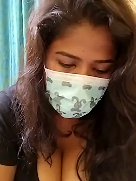 Snapshot of HAANNIAA chatting on 09-13-25, 03:45 HAANNIAA online show from 09-13-25, 03:45