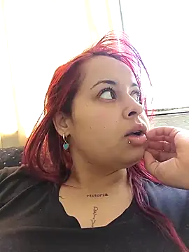 Snapshot of SkarlettArslan- chatting on 09-24-25, 02:01 SkarlettArslan- online show from 09-24-25, 02:01