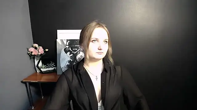 Snapshot of Mystic_nikole chatting on 10-08-25, 12:17 Mystic nikole online show from 10-08-25, 12:17