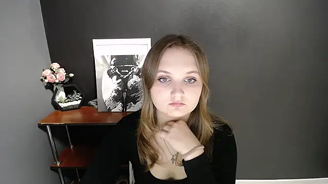 Snapshot of Mystic_nikole chatting on 10-13-25, 12:40 Mystic nikole online show from 10-13-25, 12:40
