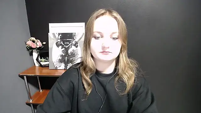 Snapshot of Mystic_nikole chatting on 09-30-25, 12:11 Mystic nikole online show from 09-30-25, 12:11