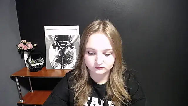 Snapshot of Mystic_nikole chatting on 10-01-25, 12:42 Mystic nikole online show from 10-01-25, 12:42