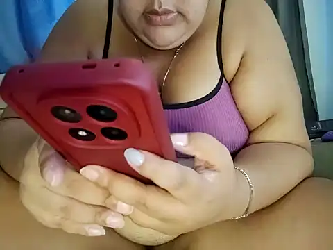 Snapshot of xlatinastar chatting on 04-19-26, 04:41 xlatinastar online show from 04-19-26, 04:41