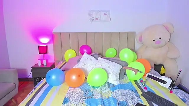 Hill Brownie online show from 11-08-25, 12:52