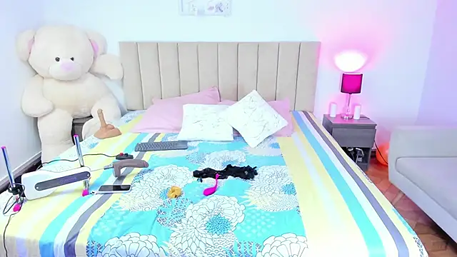 Hill Brownie online show from 11-11-25, 12:44