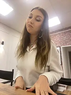 Snapshot of -LeilaPassion- chatting on 10-05-25, 03:52 -LeilaPassion- online show from 10-05-25, 03:52