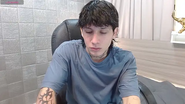 Iantwink18 online show from 11-18-25, 02:16