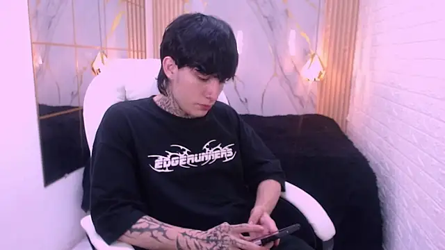 Iantwink18 online show from 03-09-26, 04:38