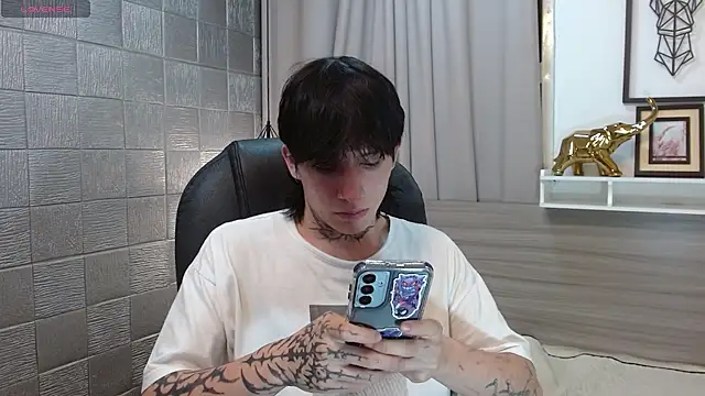 Iantwink18 online show from 12-15-25, 03:34