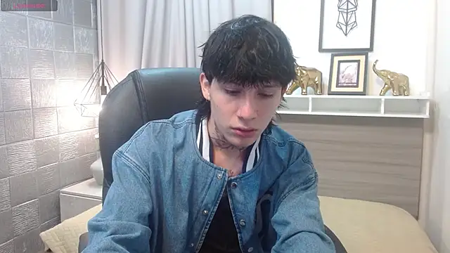 Iantwink18 online show from 11-08-25, 07:39