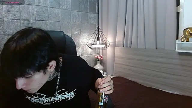 Iantwink18 online show from 01-11-26, 03:24