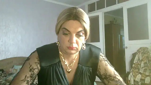 NiraFrost online show from 10-25-25, 05:50