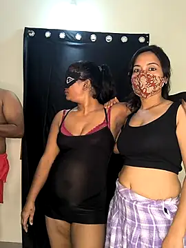 Family02 online show from 10-14-25, 04:40