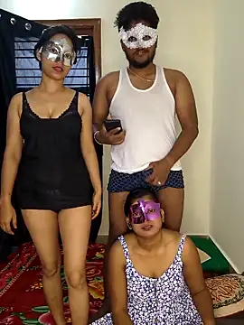 Family02 online show from 09-21-25, 04:17