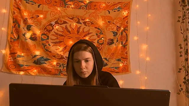 AliceCUNTach online show from 04-11-26, 05:04