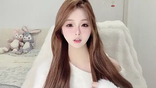 Snapshot of xiaoyugan-99 chatting on 09-23-25, 02:35 xiaoyugan-99 online show from 09-23-25, 02:35