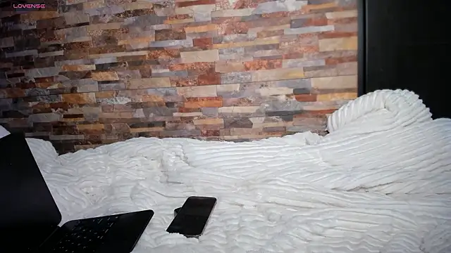 Bunnyylovee online show from 03-15-26, 02:18