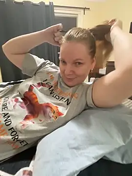 aussiepeaches online show from 11-11-25, 02:01