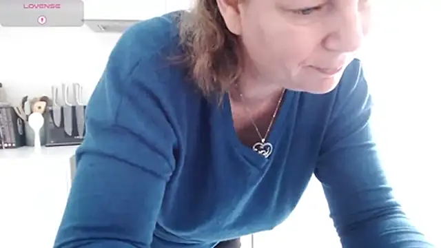 aussiepeaches online show from 05-25-26, 12:32
