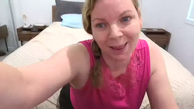 aussiepeaches online show from 05-15-26, 02:20