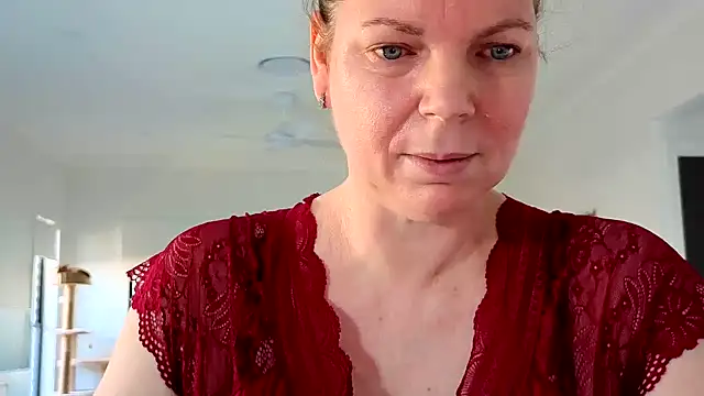 Snapshot of aussiepeaches chatting on 07-09-26, 12:33 aussiepeaches online show from 07-09-26, 12:33