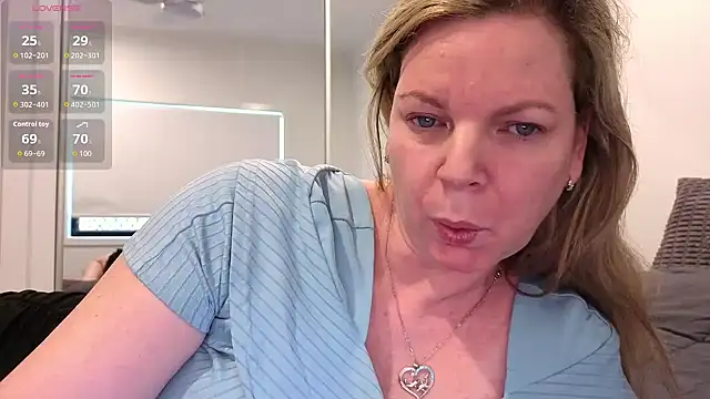aussiepeaches online show from 04-23-26, 01:34
