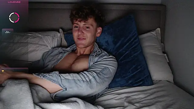 Snapshot of DominantAlex18 chatting on 03-16-26, 05:48 DominantAlex18 online show from 03-16-26, 05:48