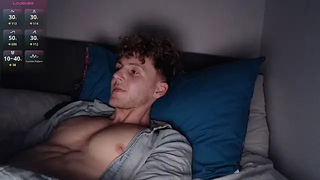 Snapshot of DominantAlex18 chatting on 04-09-26, 02:12 DominantAlex18 online show from 04-09-26, 02:12