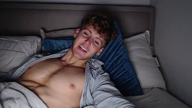 Snapshot of DominantAlex18 chatting on 03-17-26, 02:31 DominantAlex18 online show from 03-17-26, 02:31