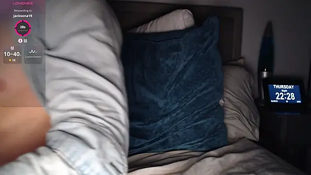 Snapshot of DominantAlex18 chatting on 03-26-26, 10:29 DominantAlex18 online show from 03-26-26, 10:29