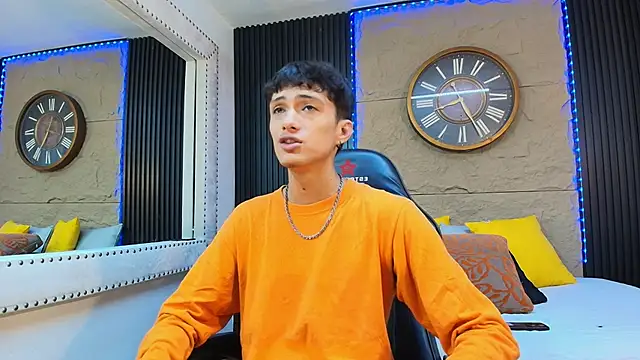 Lean Portman online show from 06-17-26, 01:43