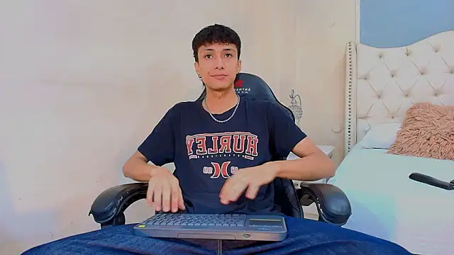 Lean Portman online show from 03-26-26, 02:59