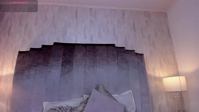 Snapshot of salma_lutz chatting on 06-12-26, 12:36 salma lutz online show from 06-12-26, 12:36