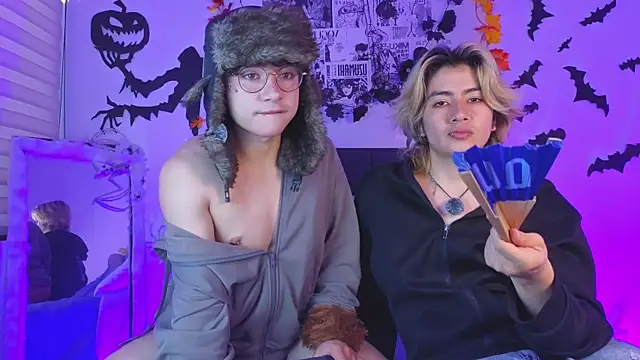 Snapshot of Vamps_Lovers chatting on 10-24-25, 01:21 Vamps Lovers online show from 10-24-25, 01:21