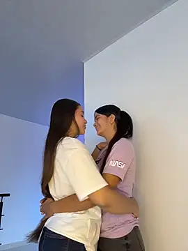 Ashley and Zoe online show from 02-01-26, 05:22