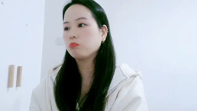 Snapshot of HY-21 chatting on 10-29-25, 03:27 HY-21 online show from 10-29-25, 03:27