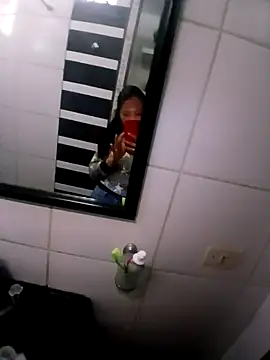 Snapshot of Venuxx chatting on 12-14-25, 06:24 Venuxx online show from 12-14-25, 06:24