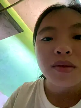 Snapshot of viluna chatting on 10-23-25, 01:37 viluna online show from 10-23-25, 01:37
