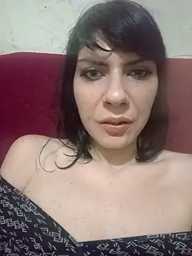 Snapshot of Lea9816 chatting on 10-18-25, 04:47 Lea9816 online show from 10-18-25, 04:47