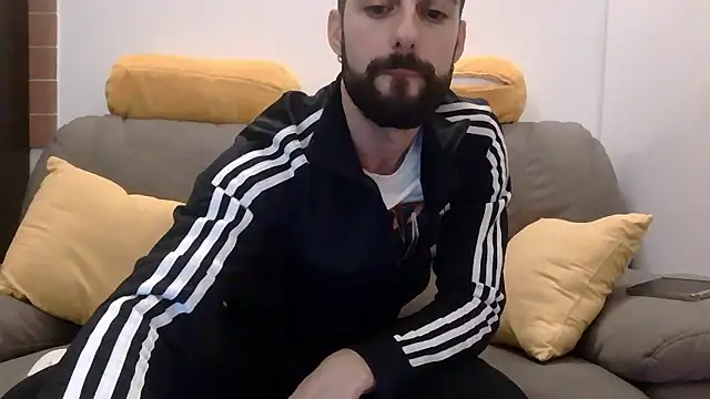 Amicisegreti online show from 01-12-26, 06:36