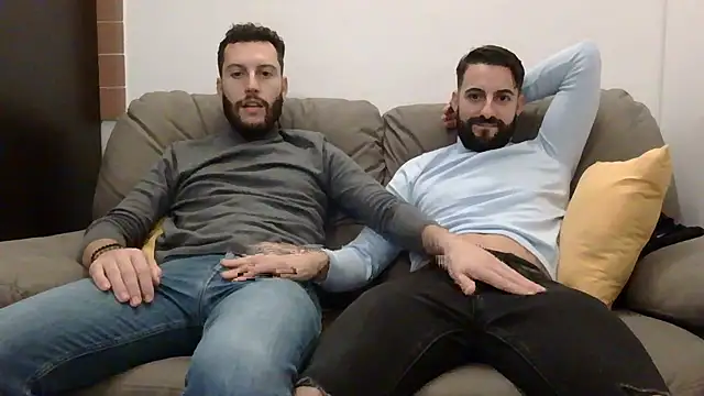 Amicisegreti online show from 11-30-25, 09:15