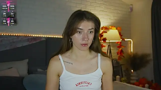 SweetVikki online show from 10-25-25, 07:03