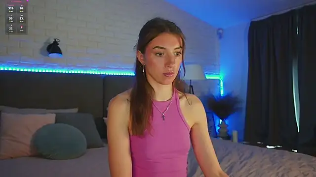 SweetVikki online show from 06-18-26, 05:50