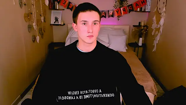 David  Diamond online show from 10-26-25, 03:56