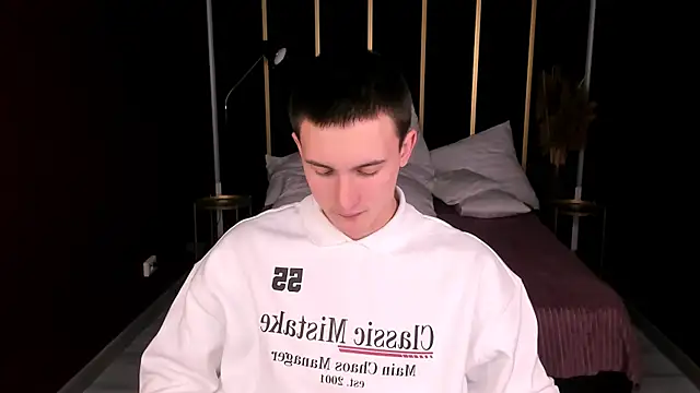 Snapshot of David__Diamond chatting on 10-19-25, 03:48 David  Diamond online show from 10-19-25, 03:48