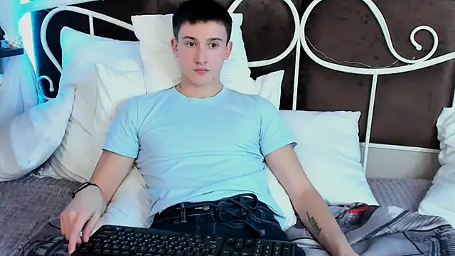 David  Diamond online show from 11-30-25, 03:57