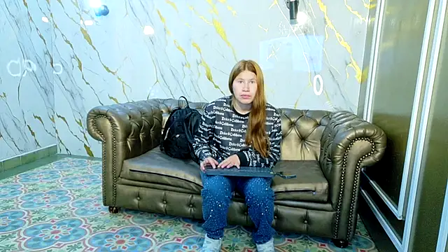 Olivia11  online show from 12-22-25, 11:21