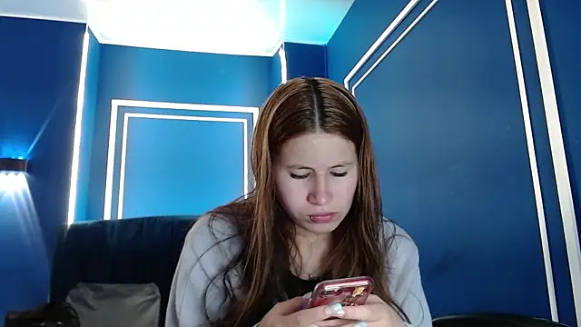 Olivia11  online show from 09-18-25, 03:26