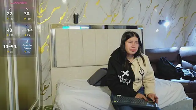 Olivia11  online show from 05-19-26, 12:34